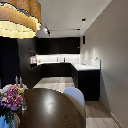 Cozy - Near Downtown - Parking Appartamento