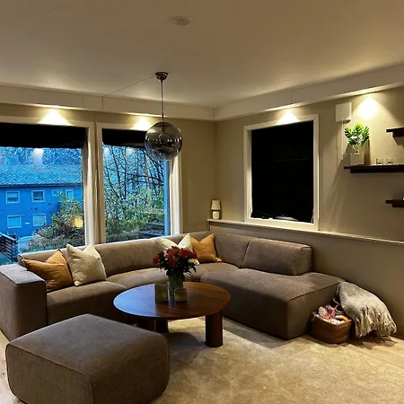 Cozy - Near Downtown - Parking Daire